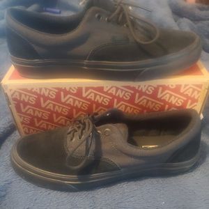 Van's black military mono Eras